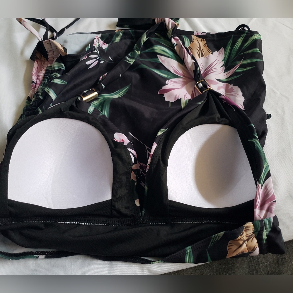 Floral Halter Tankini Top Swimsuit - Picture 3 of 7